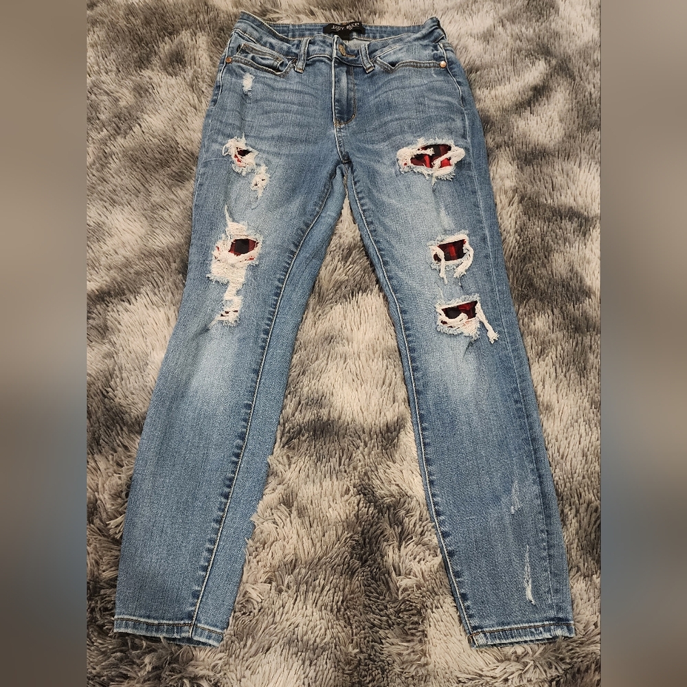 Judy Blue Skinny Jeans with Distressed Details Size 3/26